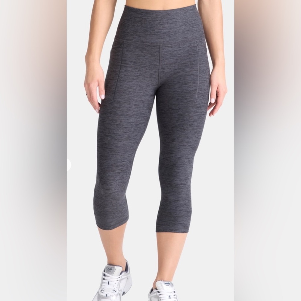 ATHLETIC WORKS Womens Athlesure Capris Size 20 With Side Pockets Gray New